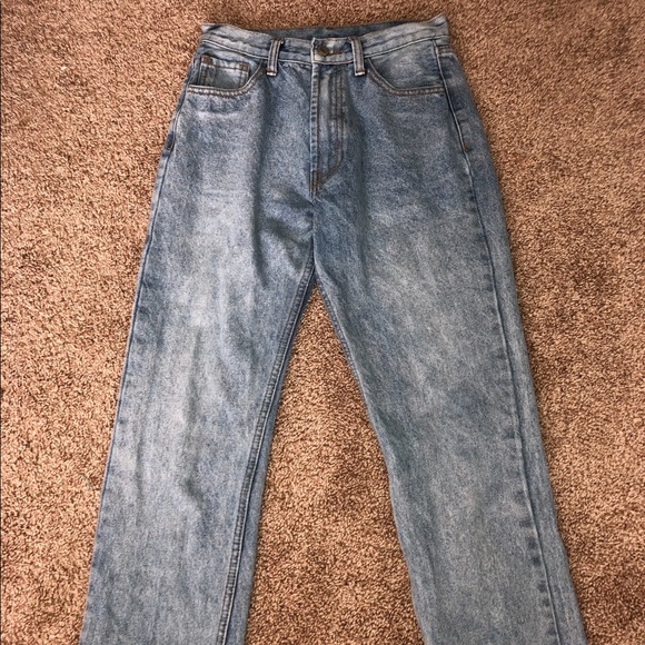 Brandy Melville Molly Jeans Worn Once - Picture 3 of 3